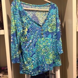 Lilly Pulitzer Blue Graphic Blouse with V-Neck and 3/4 Sleeves